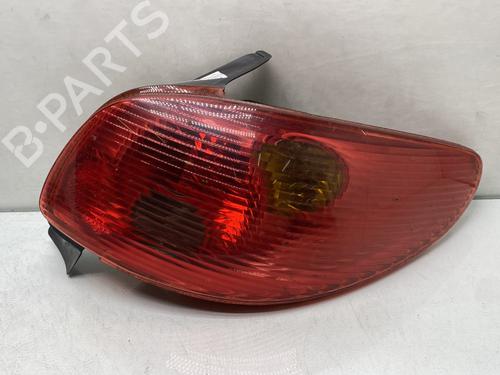 Højre baglygte PEUGEOT 206 Hatchback (2A/C) 1.4 HDi eco 70 (68 hp) 30887654
