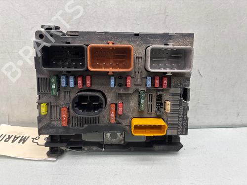 Used Fuse box Fuse box 37723050 37723050