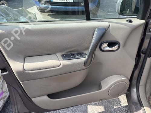 Instrument cluster RENAULT SCÉNIC II (JM0/1_) 1.9 dCi (JM0G, JM12, JM1G, JM2C) | BP32230499C47 