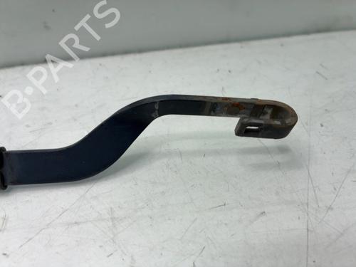 Used Front windshield wiper arm Front windshield wiper arm 39427076 39427076
