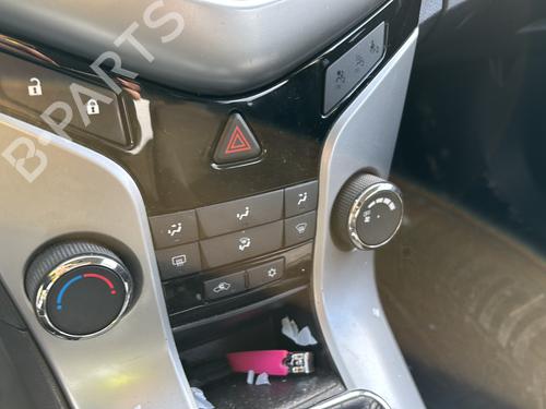 Right headlight CHEVROLET CRUZE Hatchback (J305) 2.0 CDI | BP32324042C29 - Image 22