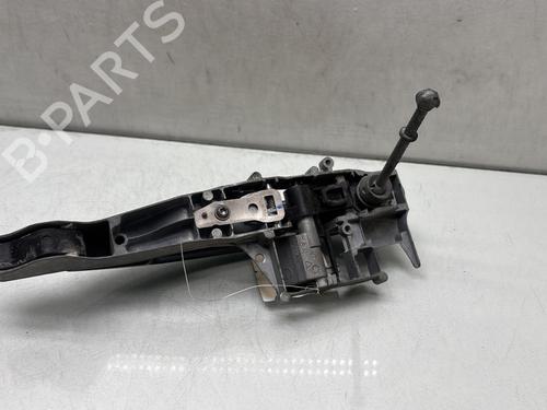 Used Front left exterior door handle Front left exterior door handle PEUGEOT 308 I (4A_, 4C_) 1.6 HDi (109 hp) 28705215 28705215