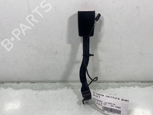 Used Seat buckle VW GOLF VI (5K1) 1.6 TDI (105 hp) 30878582