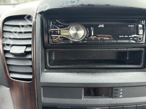 Left front window switch KIA SORENTO I (JC) 2.5 CRDi 4WD | BP32384074I27 