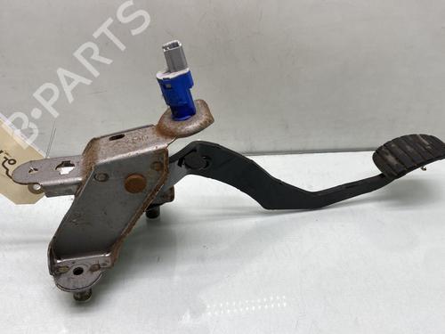 Used Clutch pedal RENAULT MODUS / GRAND MODUS (F/JP0_) 1.5 dCi (FP0D, JP0D) (82 hp) 31134716