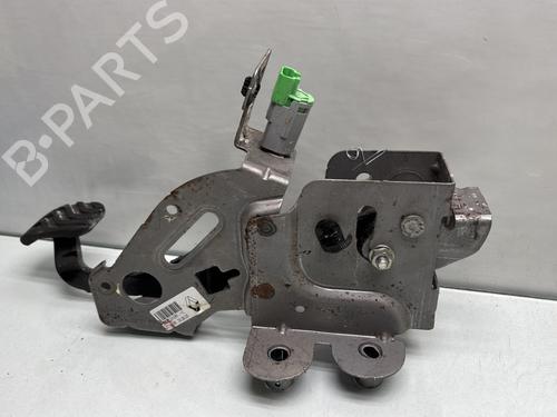 Used Break pedal Break pedal RENAULT MEGANE IV Hatchback (B9A/M/N_) 1.2 TCe 130 (B9MR) (130 hp) 29897551 29897551