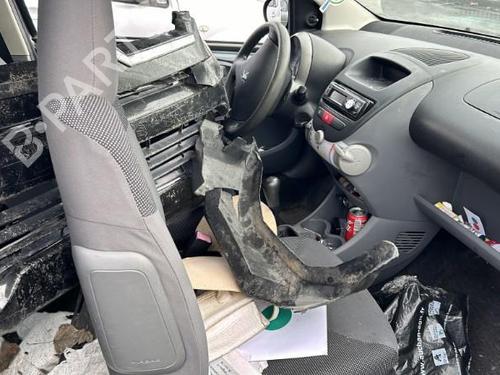 Front wiper motor PEUGEOT 107 (PM_, PN_) 1.0 | BP19960743M29 
