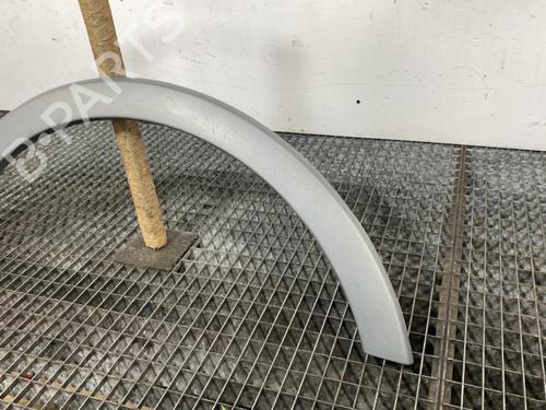 Used Front right wheel arch trim Front right wheel arch trim 39427374 39427374