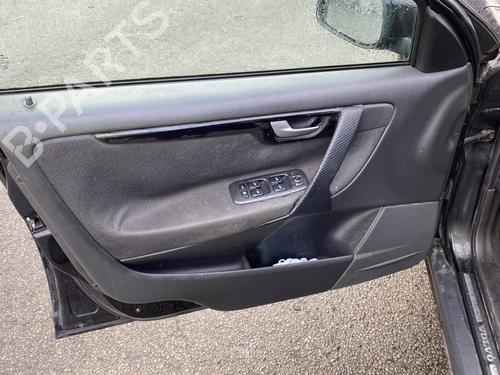 Left headlight VOLVO S60 I (384) 2.4 D | BP31880905C28