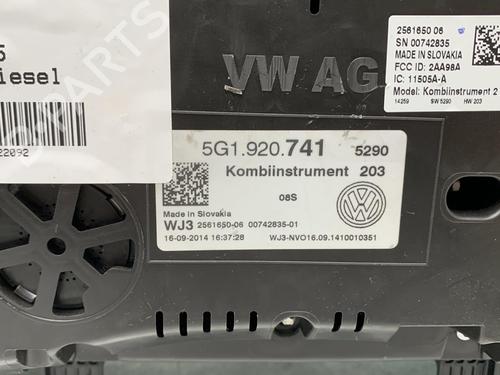 Instrument cluster VW GOLF VI (5K1)  | BP19974590C47