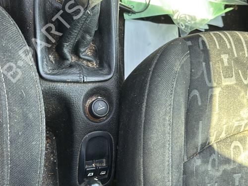 Left headlight PEUGEOT 206 Hatchback (2A/C) 2.0 HDI 90 | BP31646714C28 