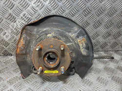 Used Right front steering knuckle Right front steering knuckle TOYOTA YARIS (_P13_) 1.5 Hybrid (NHP130_, NHP130) (101 hp) 39573186 39573186