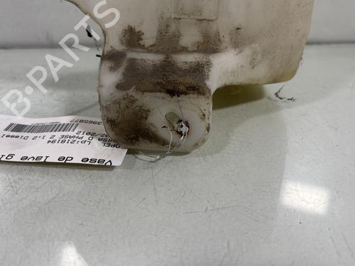 Used Windscreen washer tank Windscreen washer tank 30200769 30200769