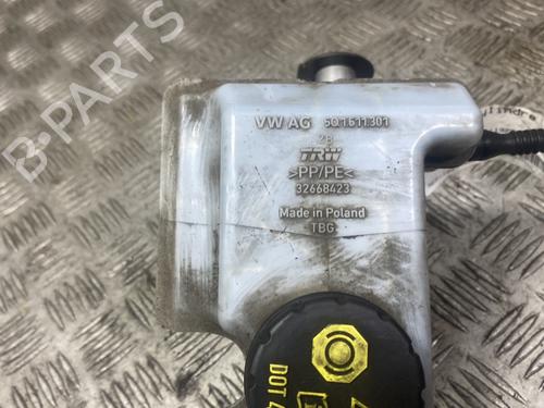 brake-master-cylinder-vw-golf-vii-5g1-bq1-be1-be2-2012-2013-2014-2015-2016-2017-2018-2019-2020-2021-27876212 main image