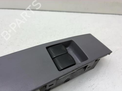 Used Left front window switch Left front window switch NISSAN MICRA III (K12) 1.2 16V (80 hp) 39947726 39947726
