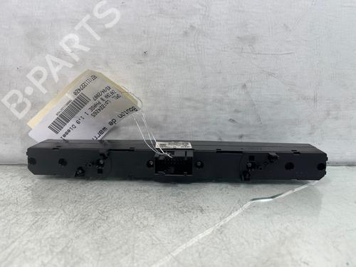 Used Warning switch Warning switch OPEL ZAFIRA / ZAFIRA FAMILY B (A05) 1.9 CDTI (M75) (150 hp) 35896173 35896173