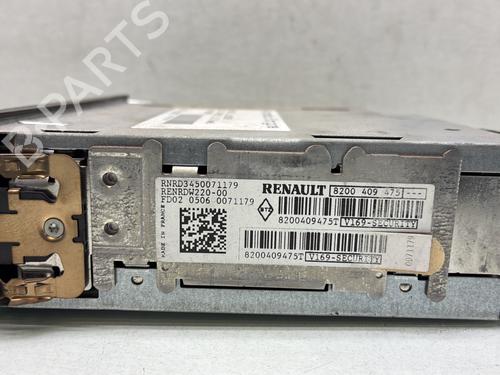Used Radio Radio RENAULT CLIO II (BB_, CB_) 1.5 dCi (B/CB07) (65 hp) 33841714 33841714
