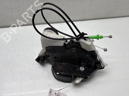 Used Front right lock TOYOTA YARIS (_P9_) 1.4 D-4D (NLP90_, NLP90R) (90 hp) 28674043