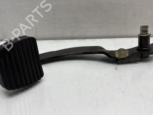 Used Clutch pedal PEUGEOT 206 Hatchback (2A/C) 1.4 i (75 hp) 24458176