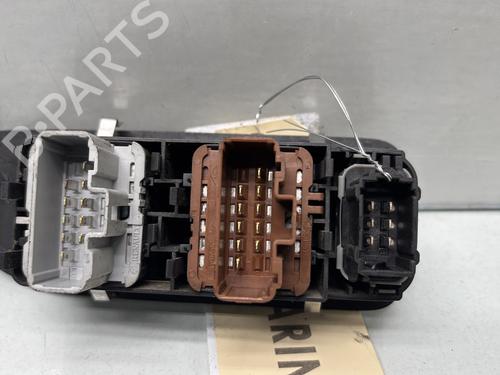 Used Left front window switch Left front window switch RENAULT LAGUNA II Grandtour (KG0/1_) 1.9 dCi (125 hp) 32125866 32125866