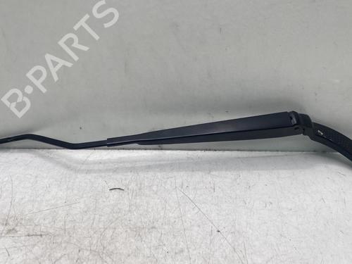front-windshield-wiper-arm-renault-clio-iv-bh_-2012-2013-2014-2015-2016-2017-2018-2019-2020-2021-32682386 main image
