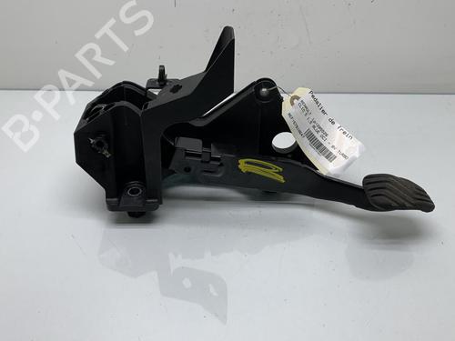 Used Break pedal RENAULT CLIO V (B7_) 1.5 Blue dCi 85 (B7AG) (86 hp) 20008207