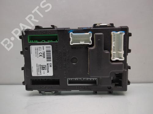 Used Fuse box RENAULT KOLEOS I (HY_) 2.0 dCi (HY0K) (150 hp) 26498727
