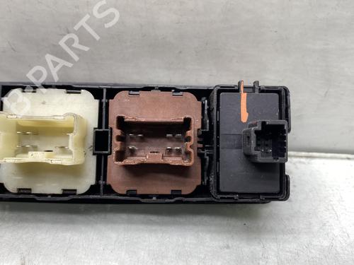 Used Left front window switch Left front window switch RENAULT CAPTUR I (J5_, H5_) 1.5 dCi 90 (J5N4, J5M5, J5MW, J5M6, J5AL, J5AJ) (90 hp) 22315745 22315745