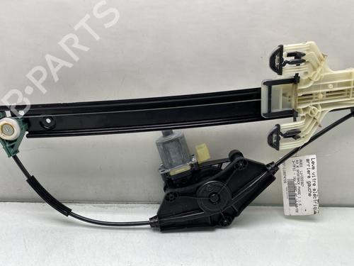 Rudehejsemekanisme venstre bagtil AUDI A3 Sportback (8YA, 8YF) 35 TFSI Mild Hybrid (150 hp) 31834541