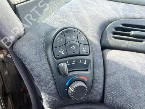Front left exterior door handle RENAULT ESPACE III (JE0_) 2.2 12V TD (JE0E, JE0H, JE0P) | BP19953721C128 
