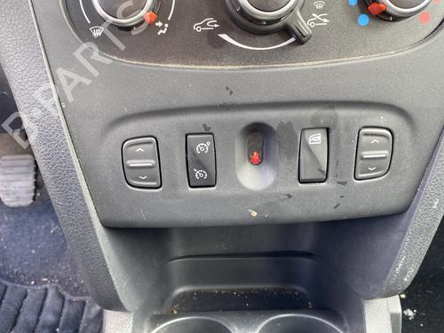 Rear fog light DACIA SANDERO II TCe 90 (B8M1, B8MA, B8AC) | BP38549931C37 - Image 7