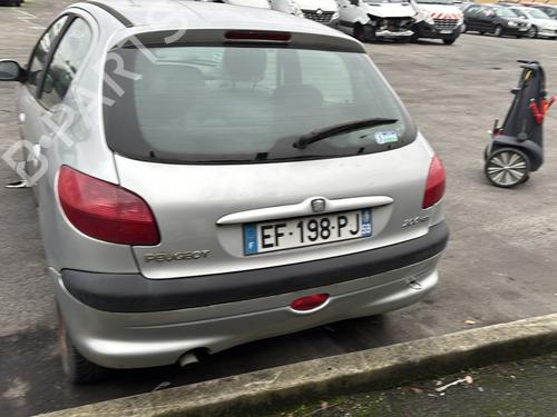 Left headlight PEUGEOT 206 Hatchback (2A/C) 2.0 HDI 90 | BP32263928C28 