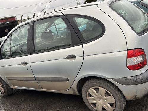 Troisième feu stop RENAULT SCÉNIC I MPV (JA0/1_, FA0_) 1.9 dCi (JA05, JA1F) | BP29707076L11 