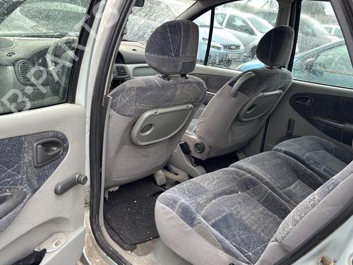 Troisième feu stop RENAULT SCÉNIC I MPV (JA0/1_, FA0_) 1.9 dCi (JA05, JA1F) | BP29707076L11 