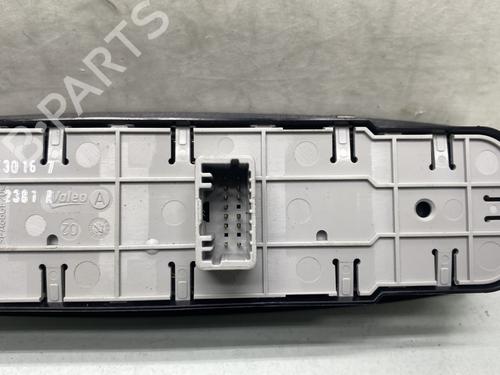 Used Left front window switch Left front window switch RENAULT MEGANE III Hatchback (BZ0/1_, B3_) 1.5 dCi (BZ09, BZ0D, BZ1W, BZ29, BZ14) (110 hp) 27721703 27721703