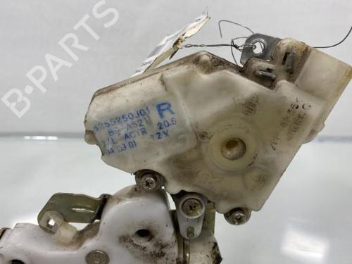 Used Rear right lock NISSAN TERRANO II (R20) 2.7 TDi 4WD (125 hp) 19980343