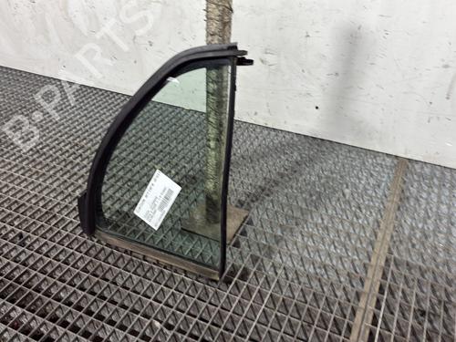 Dør rude højre bagtil Dør rude højre bagtil TOYOTA YARIS (_P9_) 1.4 D-4D (NLP90_, NLP90R) (90 hp) 33659390 33659390