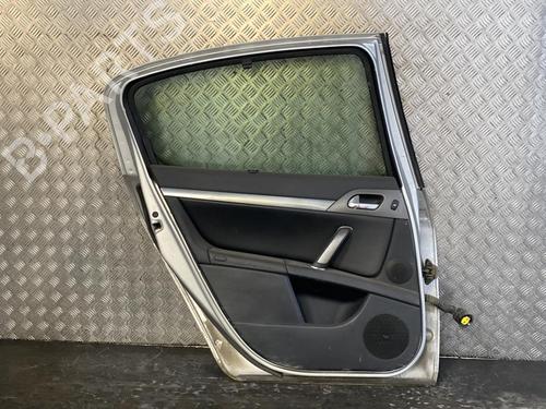 Używane Drzwi tylne lewe PEUGEOT 407 (6D_) 2.0 HDi 135 (6DRHRH, 6DRHRE, 6DRHRG, 6DRHRJ) (136 hp) 31339996