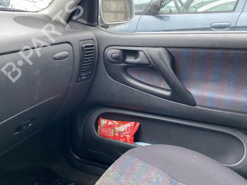 Left taillight VW POLO III (6N1) 75 1.6 | BP21489965C34 