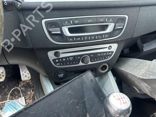 Fuse box RENAULT MEGANE CC (EZ0/1_) 1.9 dCi (EZ0J, EZ1S) | BP34449716E1 - Image 16