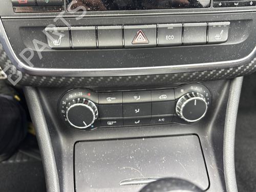 Licence plate light MERCEDES-BENZ A-CLASS (W176) A 200 CDI (176.001) | BP29914645I40 - Image 39