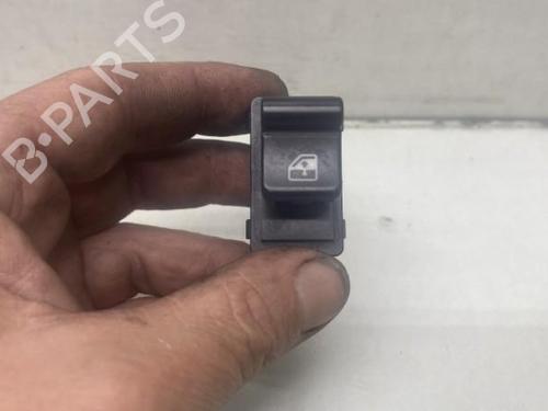 Used Right rear window switch Right rear window switch FIAT 500X (334_) 2.0 D Multijet 4x4 (334AXB22, 334AXD2B) (140 hp) 19948937 19948937