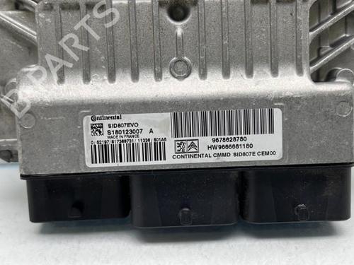 Used Engine control unit (ECU) Engine control unit (ECU) PEUGEOT 5008 (0U_, 0E_) 1.6 HDi (112 hp) 21192897 21192897