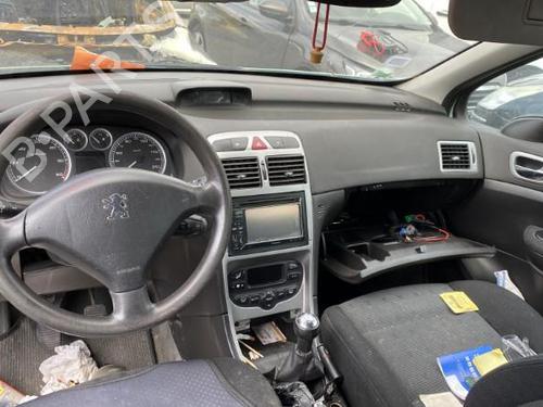 Fuse box PEUGEOT 307 Break (3E) 2.0 HDI 110 | BP19949024E1 