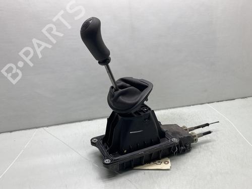 Used Gear lever RENAULT CLIO III (BR0/1, CR0/1) 1.5 dCi (C/BR0G, C/BR1G) (68 hp) 23765884