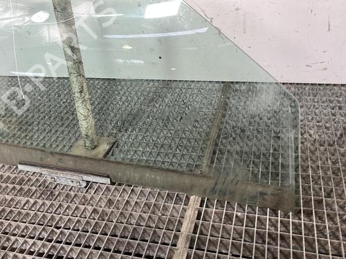 Used Front right door window Front right door window 30457443 30457443