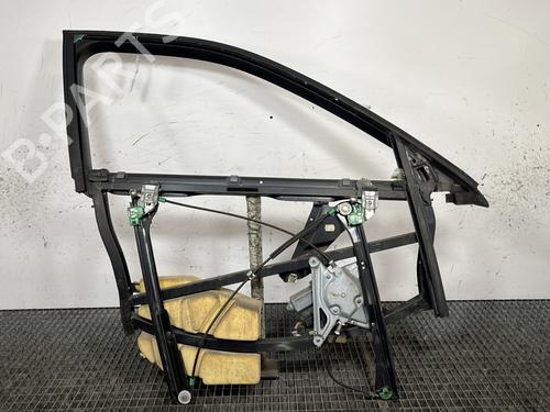 Lève-vitre avant droit AUDI A4 B5 Avant (8D5) 1.9 TDI (90 hp) 31834412