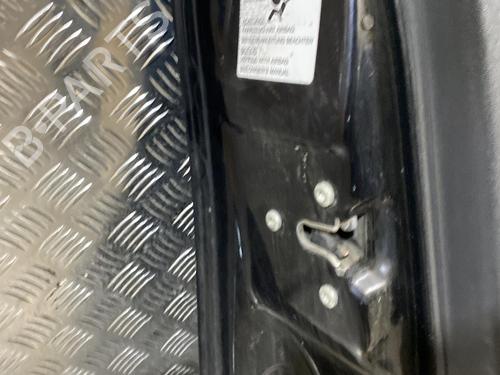 Used Left front door Left front door 20026285 20026285