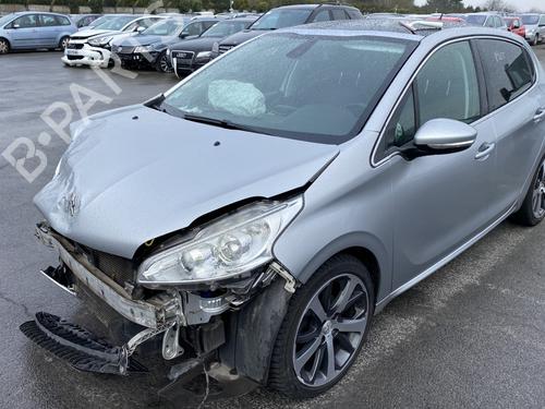 Brugte PEUGEOT 208 I (CA_, CC_) 1.6 HDi (92 hp) 4373579