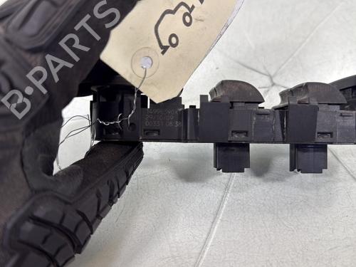 Used Left front window switch Left front window switch PEUGEOT 307 Break (3E) 2.0 HDI 110 (107 hp) 33427348 33427348